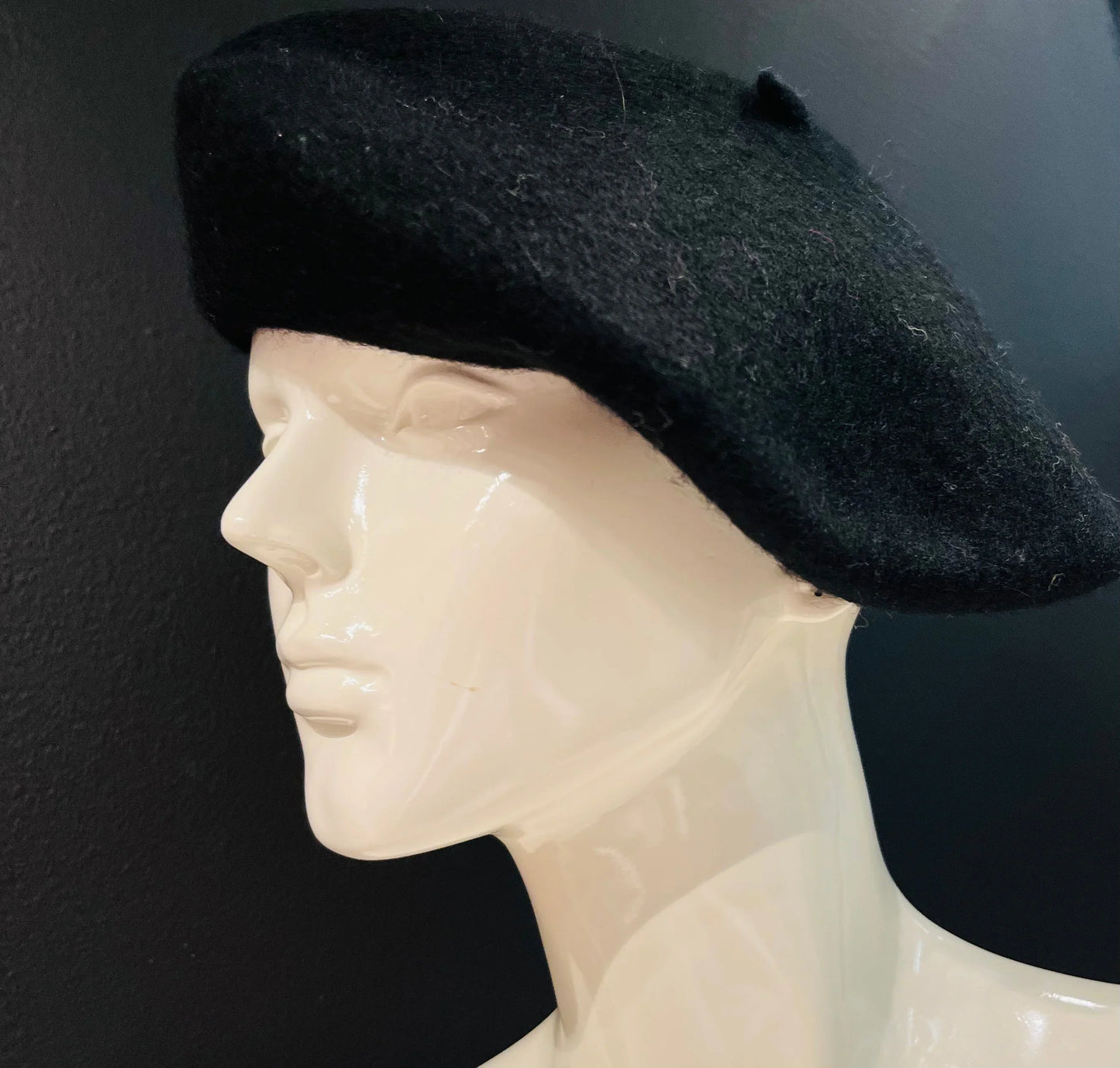 New York Black Beret – Classic Wool Blend Hat