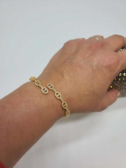 Goden Gold Clasp Cuff Bracelet (Gold) 2.4x2.2” Approx.