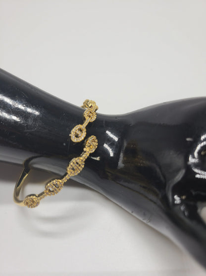 Goden Gold Clasp Cuff Bracelet (Gold) 2.4x2.2” Approx.